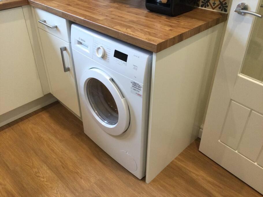 Churstonbnb, Private Flat Within Family Home, Bolton Lostock Εξωτερικό φωτογραφία